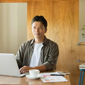 レンタルオフィス vs 自宅オフィス vs コワーキングスペース徹底比較